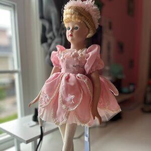 Vintage porcelain ballerina doll '' Ashley'' preowned but near perfect condition